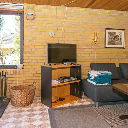 Three-bedroom Holiday In Grenaa 1