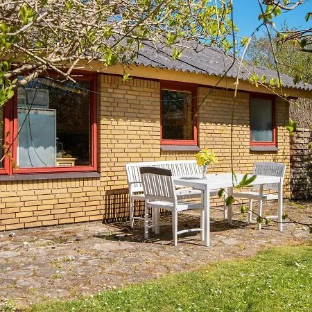 Three-bedroom Holiday In Grenaa 1 Brondstrup